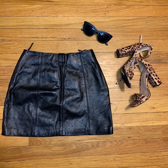 ✨VINTAGE✨ Wilson’s Leather Mini Skirt - Picture 3 of 4